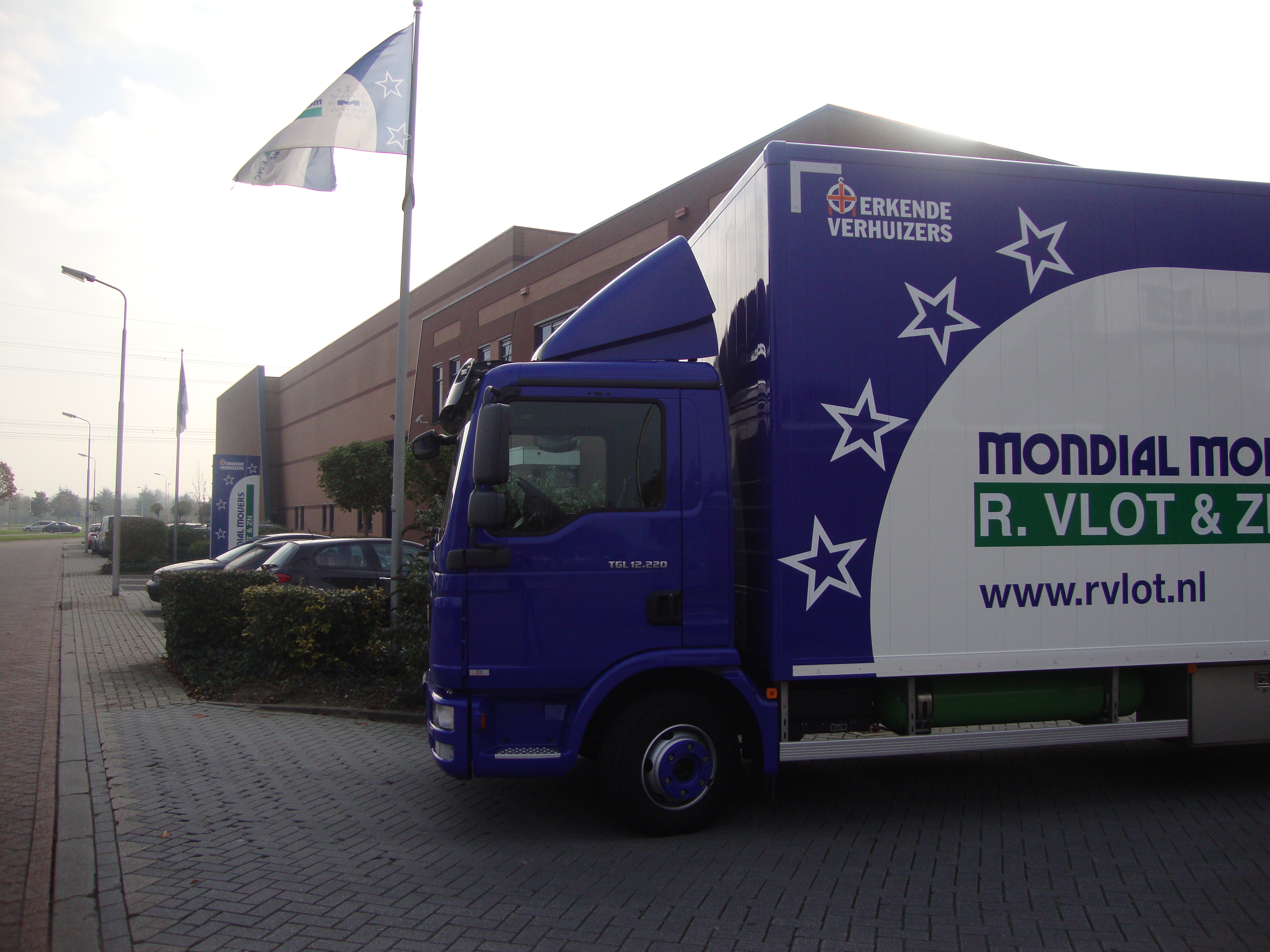 Groengas verhuiswagen van Mondial R Vlot Verhuizingen