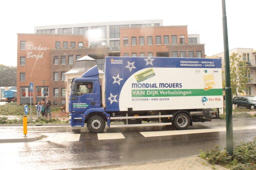 Verhuiswagen Mondial van Dijk Verhuizingen op de Truckrun